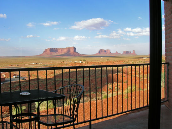 Gouldings Hotel - Monument Valley:
Blick von unserem Balkon auf die Buttes - ein Traum