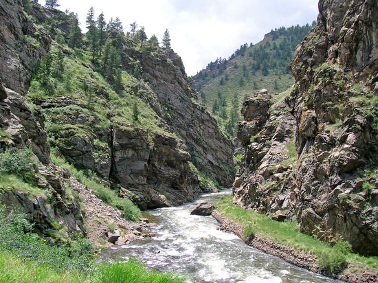 Auf der Fahrt nach Golden kamen wir durch dieses wildromantische Tal