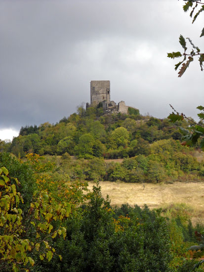 Chateau Puivert - hier treibt die "weiße Dame" noch heute ihr Unwesen. Das Chateau ist die Ruine einer Katharer-Burg. Erstmals erwähnt wurde die Burg im Jahr 1170.
