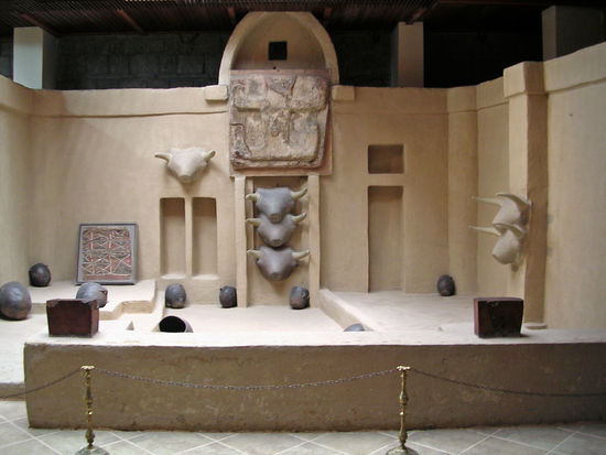 Nachbau von Catal Hüyük. Größter neolithischer Siedlungshügel der Welt und bedeutende Kultstätte.