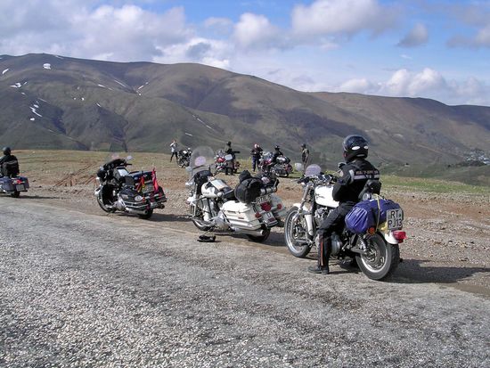 Kurze Pause auf dem Ilgardagi-Pass