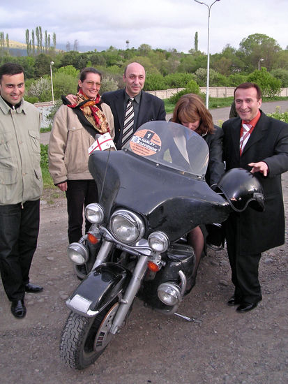 Wir hatten Glück, dass die "First Lady" Georgiens gerade die Grenze besuchte.