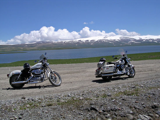 An der georgisch-türkischen Grenze entlang, auf Schlaglochpisten!
