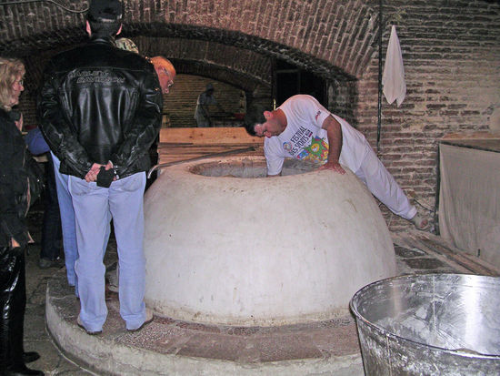 Tiflis - Backofen in einer Bäckerei