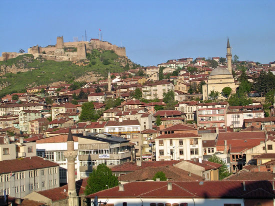 Kastamonu - die Burg oberhalb der Stadt kann nicht besichtigt werden (Sperrgebiet des Militärs)
In diese typisch türkische Stadt verirren sich selten Touristen.