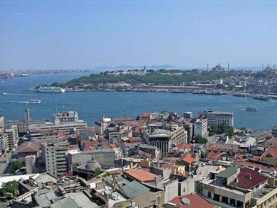 Istanbul am Bosporus - Stadt mit mehr als 10 Mio. Einwohnern