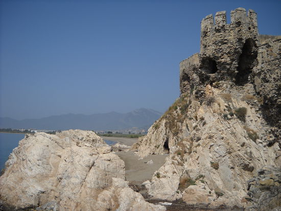 Bilderbuchburg Mamure Kalesi in Anamur - Im 14. Jh. fiel die Burg an die Seldschuken und Mitte des 15. Jh. gehörte die Festung den Osmanen.