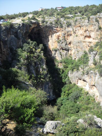 "Cennet ve Cehennem" - Himmel und Hölle
Erdmutter Gaia brachte hier das feuerspeiende, hundertköpfige Ungeheuer Typhon zur Welt.