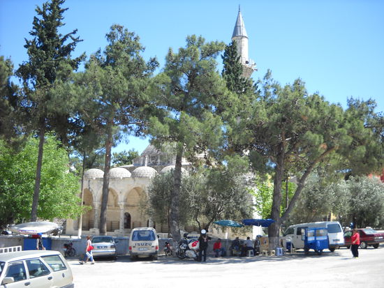 Mut - hier besichtigten wir die La-Aga-Moschee.