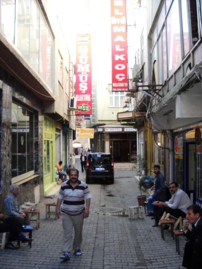 Diyarbakir - durch diese Gasse gelangten wir zu unserem Hotel Kaplan, zu empfehlen.