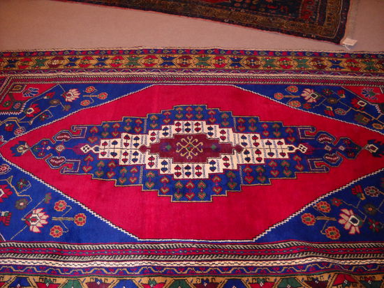 Diesen schönen Teppich sahen wir in der Schule der Teppich-Knüpferinnen.