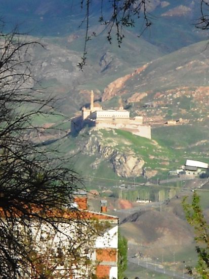 Am nächsten Morgen machten wir uns auf den Weg zum Ishak-Pascha-Palast, dem "Neuschwanstein" Ostanatoliens.