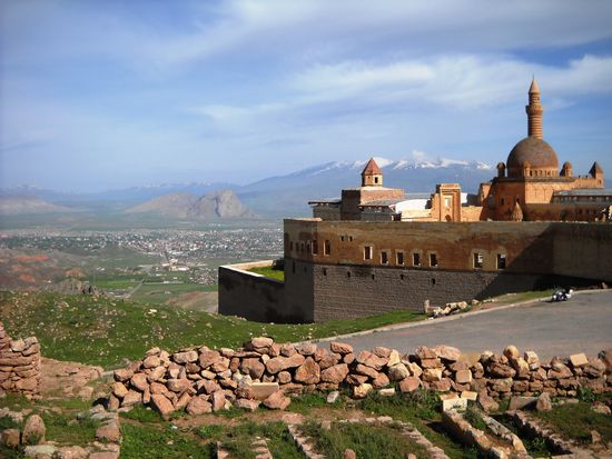 Ishak-Pascha-Palast -  geschaffen für Fürsten, denen die Welt zu Füssen liegen sollte.
