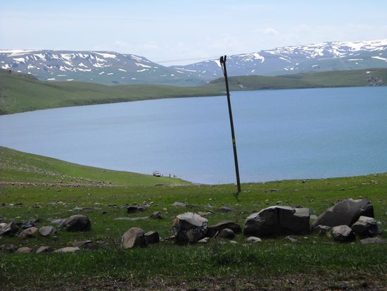 Auf dem Weg zwischen Kars und Göle, Aygir-See.