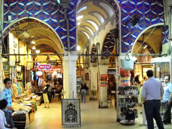 Istanbul:
Man sollte sich mind. 1/2 Tag Zeit für den Großen Basar nehmen.