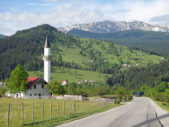 ... nur dass diese Alm eine Moschee aufweist! Diese Gegend ist wunderschön.