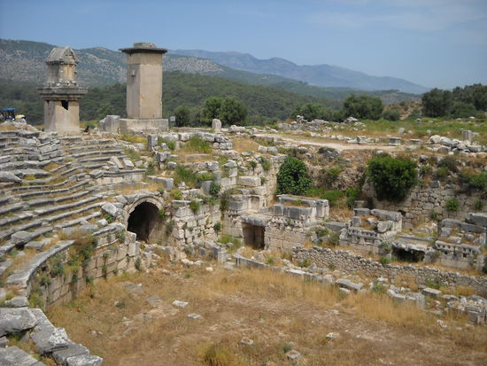 Xanthos war eine der mächtigen Städte im lykischen Städtebund.
Die Lykier schufen die erste "Republik" der Welt.
