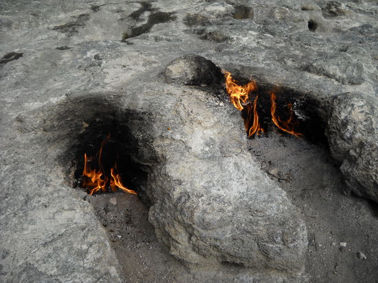 Chimaira - Nähe Cirali:
Besonders bei Nacht wirken die Flammen unheimlich und geheimnisvoll.