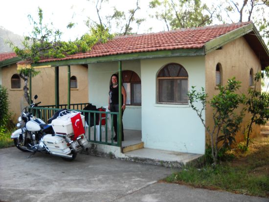 Am Strand von Gazipasa haben wir in einem Bungalow der Commune übernachtet.