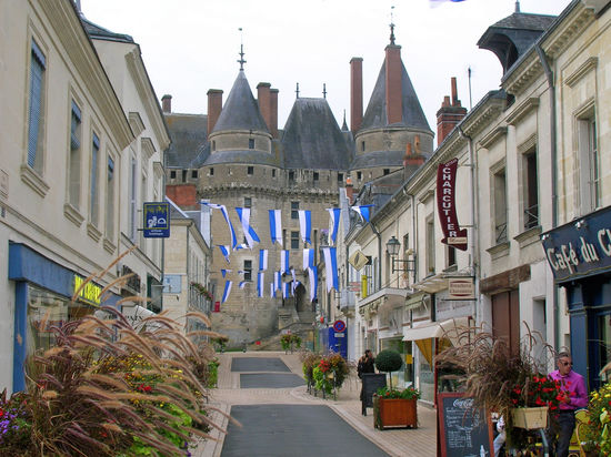 Chateau Langeais - mitten im Ort.