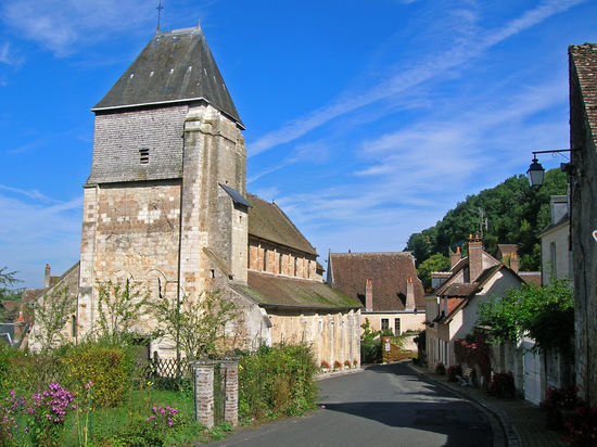 Kirche Saint-Genest in Lavardin - aus dem 11. Jh..
Hier führt der Jakobsweg vorbei.