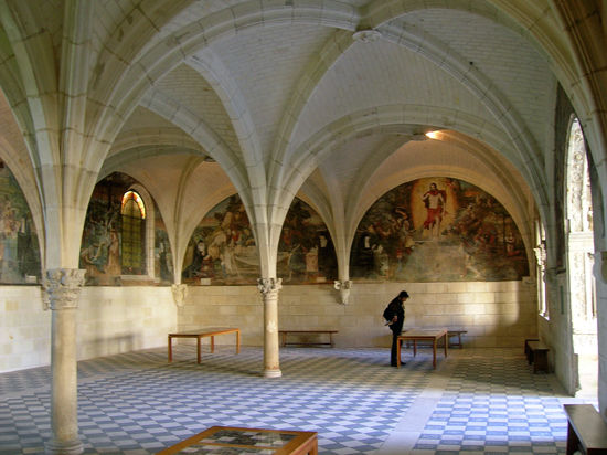 Der Kapitelsaal ist mit herrlichen Gemälden geschmückt.