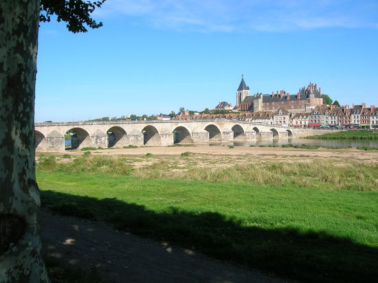 Gien - bekannt durch seine Fayencen
