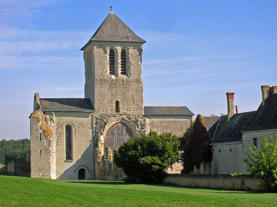 Ancienne Abbaye d'Asnieres im Wald von Cizay