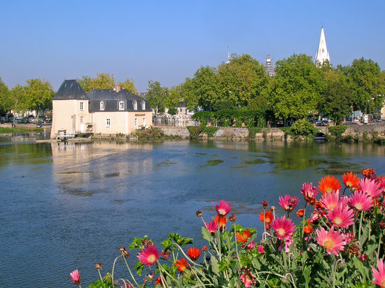 La Fleche am Fluss Loir - mit Blick auf eine alte Mühle