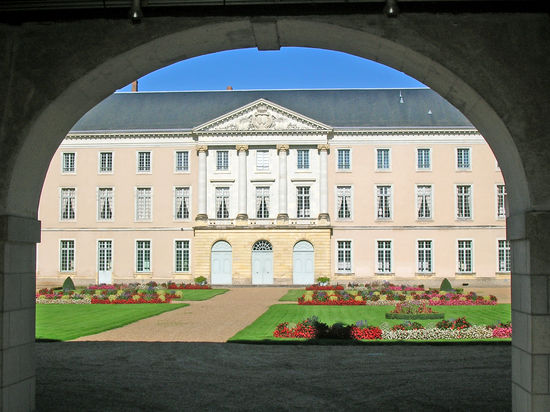 Der Ehrenhof der Militärakademie im ehemaligen Jesuitenkolleg in La Fleche.