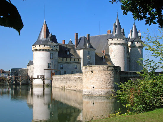 Chateau Sully-Sur-Loire, zum größten Teil vor 1360 erbaut
