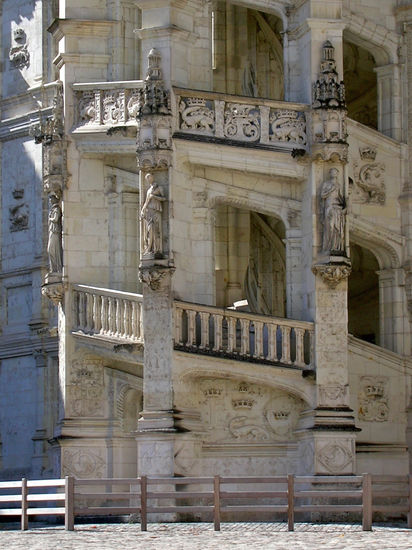 Die berühmte Renaissance-Treppe im Schloss von Blois.