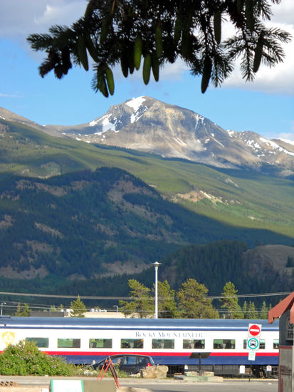 Jasper -  mit der berühmten "Rocky Mountainer Eisenbahn"