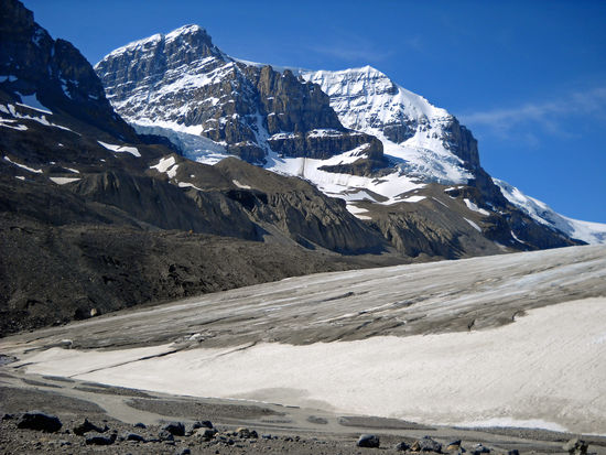 Icefield Parkway - Columbia Eisfeld
Dies ist eine der größten Ansammlungen von Eis südlich des Polarkreises.