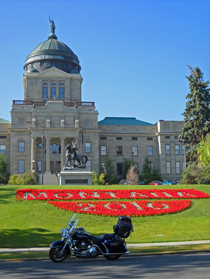 Helene,  die Hauptstadt Montanas, ist immer wieder eine Reise wert. Gegenüber dem Capitol gibt es einen schönen schattigen Stadtpark mit Bänken. Hier kann man relaxen und die Menschen beobachten.