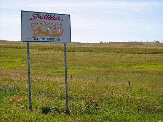 Wir kommen nach South Dakota. Wie man an dem Schild sieht, werden hier Schießübungen veranstaltet!