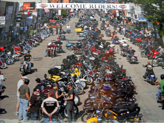 Sturgis - während der Rallye-Tage! Der ohrenbetäubende Lärm ist unbeschreiblich.