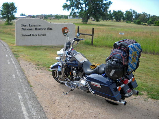 Fort Laramie - früher ein wichtiger Handelsposten für Trapper und verschiedene Indianer-Stämme. Später wurde Fort Laramie Militärstützpunkt für die Siedler, die gen Westen zogen. Kämpfe um Fort Laramie gab es jedoch nicht.