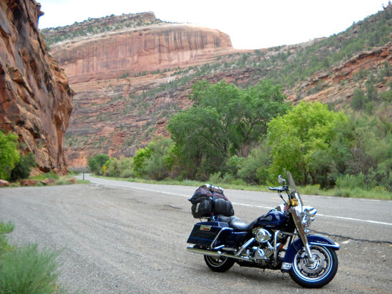 Im Gateway Canyon - eine herrliche Strecke, nicht nur für Motorradfahrer.
