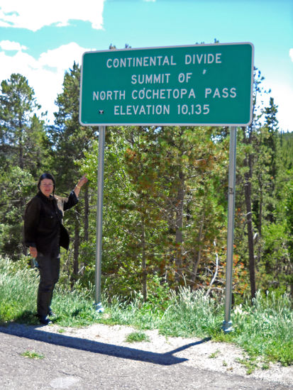 Auf dem Cochetopa Pass, 3.058 m. 
Cochetopa bedeutet in der Ute-Sprache "Pass der Büffel".