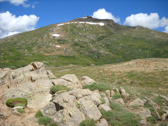 Independence Pass - nur noch wenig Schnee ist in diesem Jahr zu sehen.