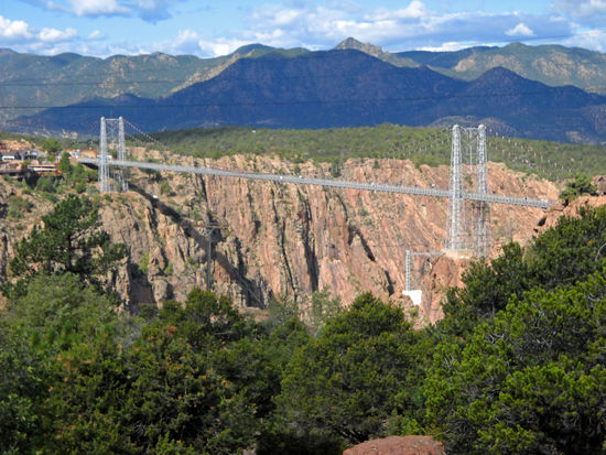 Royal Gorge - 384 m lang und 321 m hoch - eine der höchsten Hängebrücken der Welt.