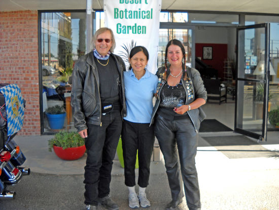 Nach 2 Tagen müssen wir leider von Elina und ihrem schönen Hotel Abschied nehmen.