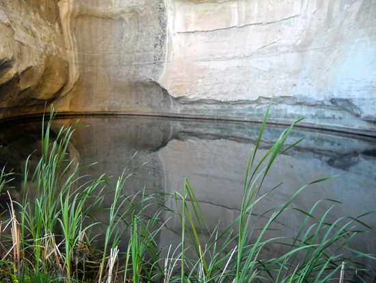 Dem natürlichen Wasserbecken an seinem Fuß verdankt El Morro 
(2.274 m), dass seit Jahrhunderten alle Arten von Reisenden hier Rast machten.