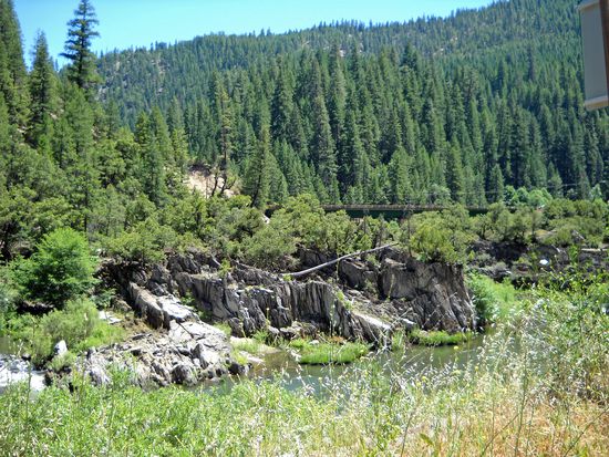 Auf dem Weg nach Lake Almanor - wildromantische Gegend.
