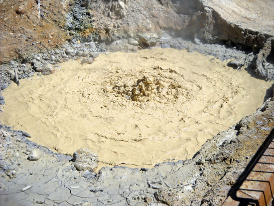 "Sulphur Works" -  kochende Schlammlöcher und heiße Quellen im Lassen Volcanic NP.