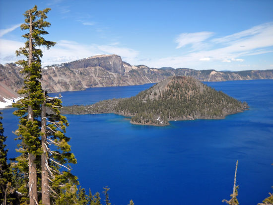 Crater Lake National Monument - mit Blick auf Wizard Island.
