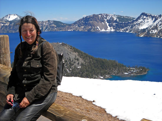 Es lag noch viel Schnee am Crater Lake und es war ziemlich kalt.