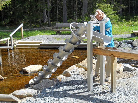 Kind im Manne - sprich Rolf - Naturkneippanlage im Gemeindepark Spiegelau - Nationalpark Bayerischer Wald
