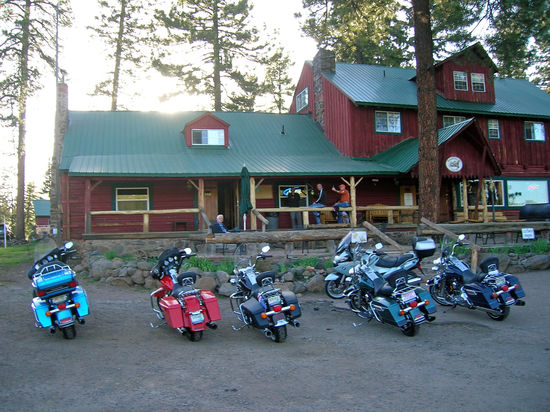 Arizona - Hannagan Meadow Lodge, erbaut 1926, auf 2.774 m Höhe. 
Die Räume sind nach berühmten Besitzern der Lodge benannt und individuell eingerichtet, traumhaft schön.